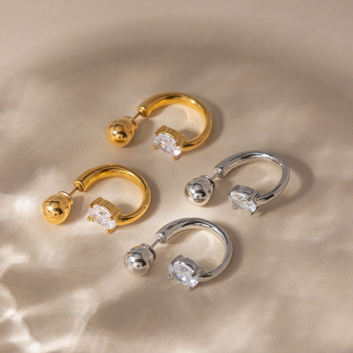 B廠 歐美款 白色鋯石C圈鈦鋼鍍18K金耳環 批發 折扣@洽客服 26.03.W1「JDE0307046」