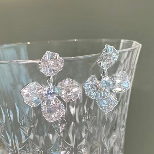 A2廠 韓國韓版鋯石花朵電鍍18k真金銀針耳環 批發 折扣@洽客服 25.12.W4「HE25894-2」