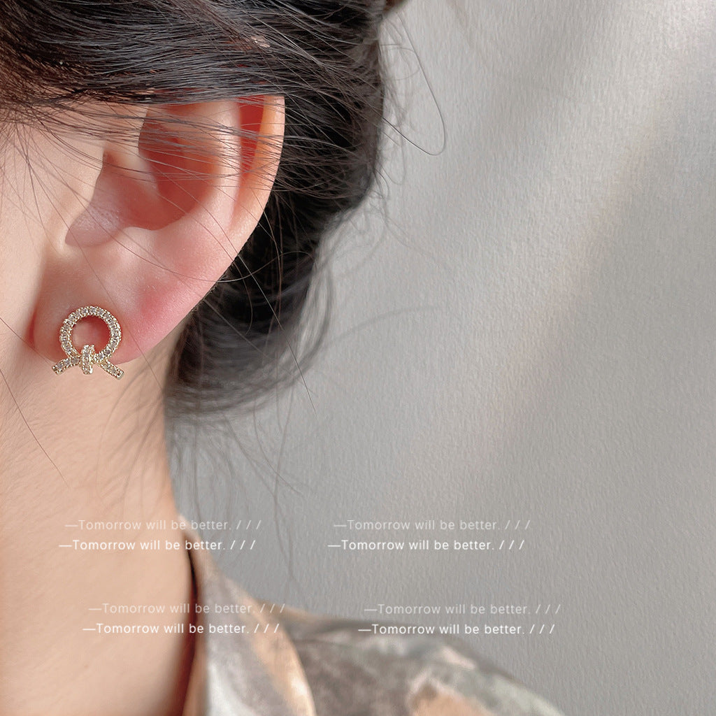 A廠 日韓款 交叉幾何鋯石蚊香盤耳夾 批發 折扣@洽客服 25.10.W5「C-843」