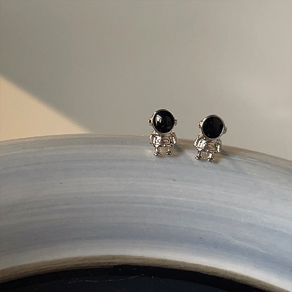 A廠 日韓款 滴油太空人銀針耳環 批發 折扣@洽客服 26.03.W1「B-716」