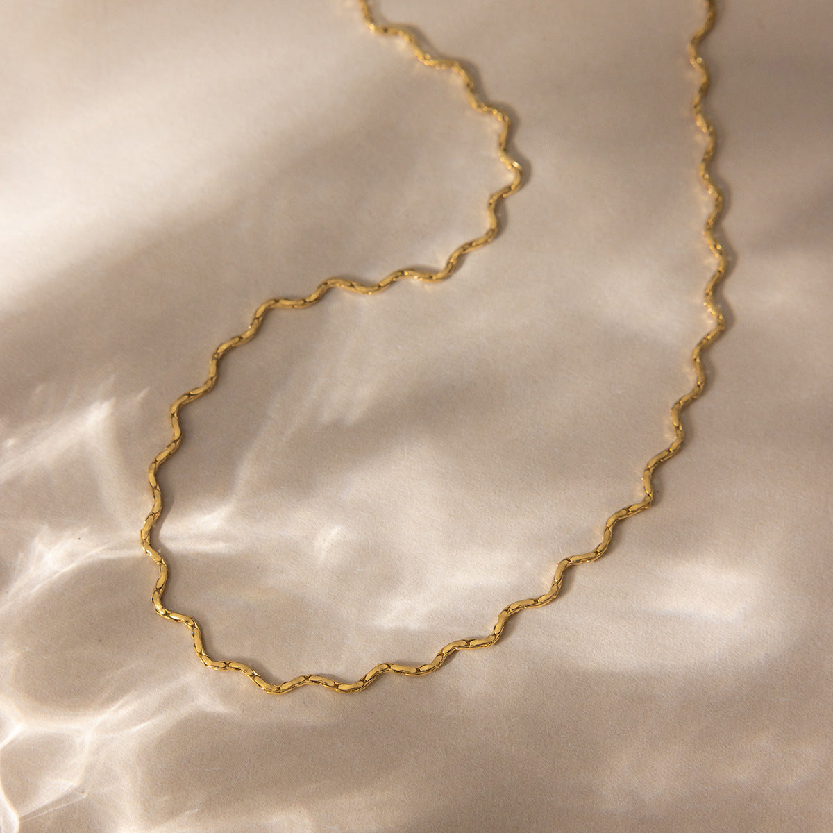 B廠 鈦鋼鍍18K金｜ 極細波浪項鍊 批發 折扣@洽客服 26.01.W2「JDN0311454」