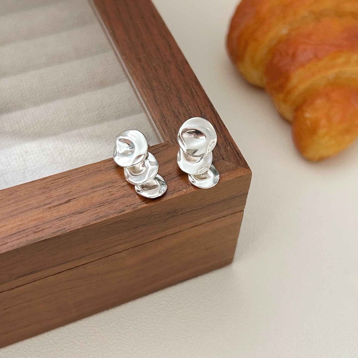 C3廠 韓版重工捶紋圓片S925純銀耳環 批發 折扣@洽客服 25/11.W4「hes422」