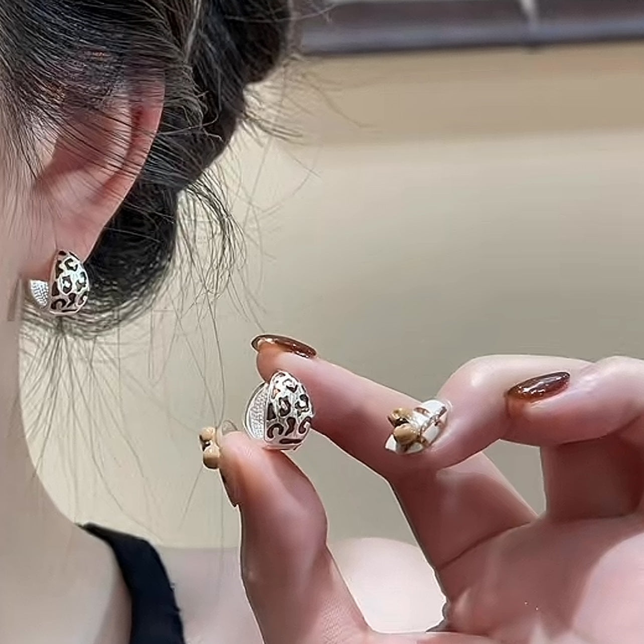 A2廠 韓國韓版復古豹紋滴油C型銀針耳環 批發 折扣@洽客服 25.10.W3「HE28758」