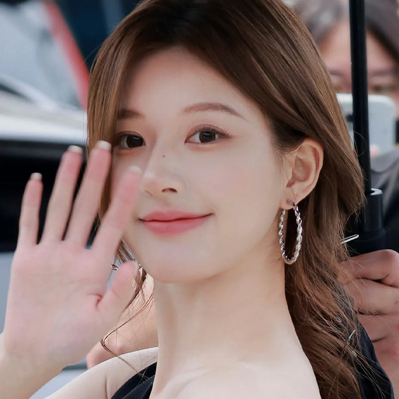 A2廠 韓國韓版扭曲菱形波浪耳圈 批發 折扣@洽客服 25.11.W3「HE22741」