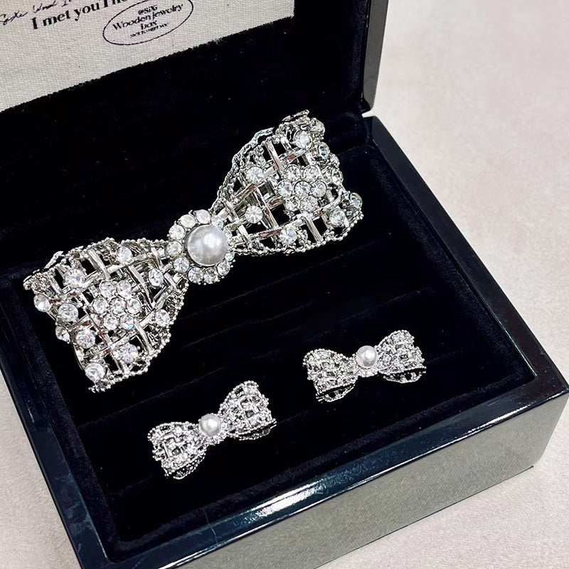 A2廠 韓國韓版鑲鑽鏤空蝴蝶結珍珠銀針耳環 &髮夾 批發 折扣@洽客服 26.02.W3「HE30451HH9523」