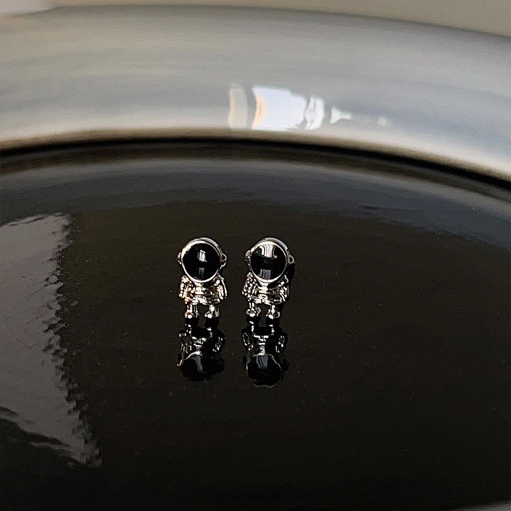 A廠 日韓款 滴油太空人銀針耳環 批發 折扣@洽客服 26.03.W1「B-716」
