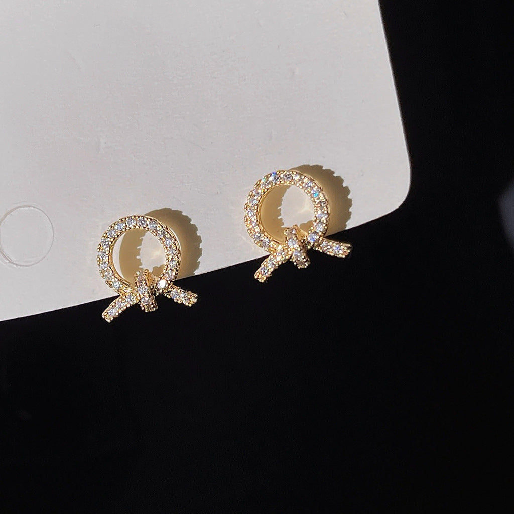 A廠 日韓款 交叉幾何鋯石蚊香盤耳夾 批發 折扣@洽客服 25.10.W5「C-843」