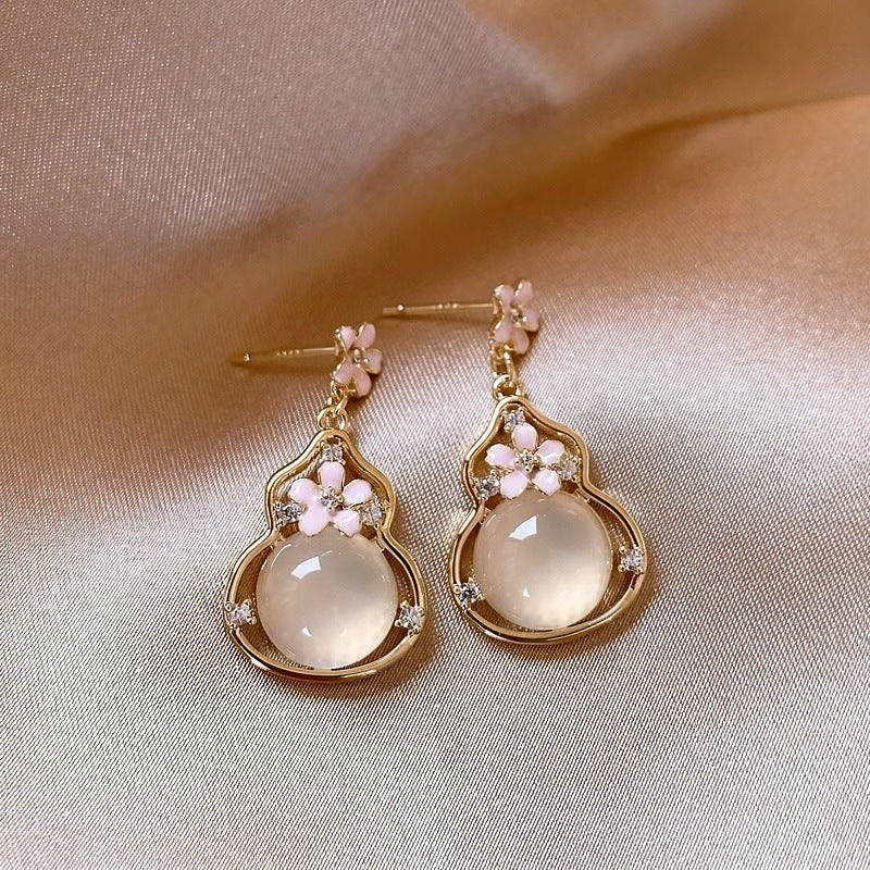 A2廠 韓國韓版鑲鑽樹脂花朵葫蘆銀針耳環批發 折扣@洽客服 26.04.W4「HE32376」